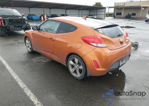 2013 Hyundai Veloster Base W/Black z USA, uszkodzony, nr VIN KMHTC6AD1DU168068